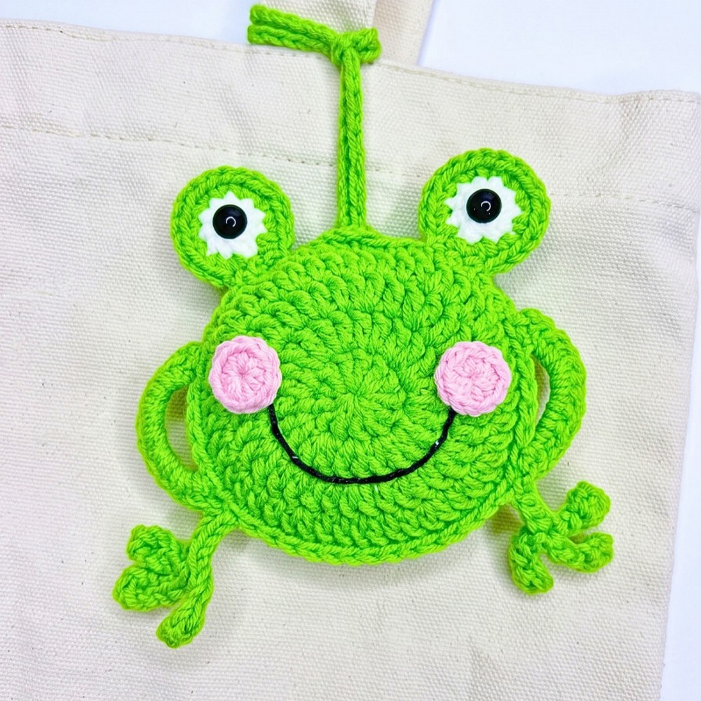 Crochet Frog Pouch Pattern with Eyes and Cheeks