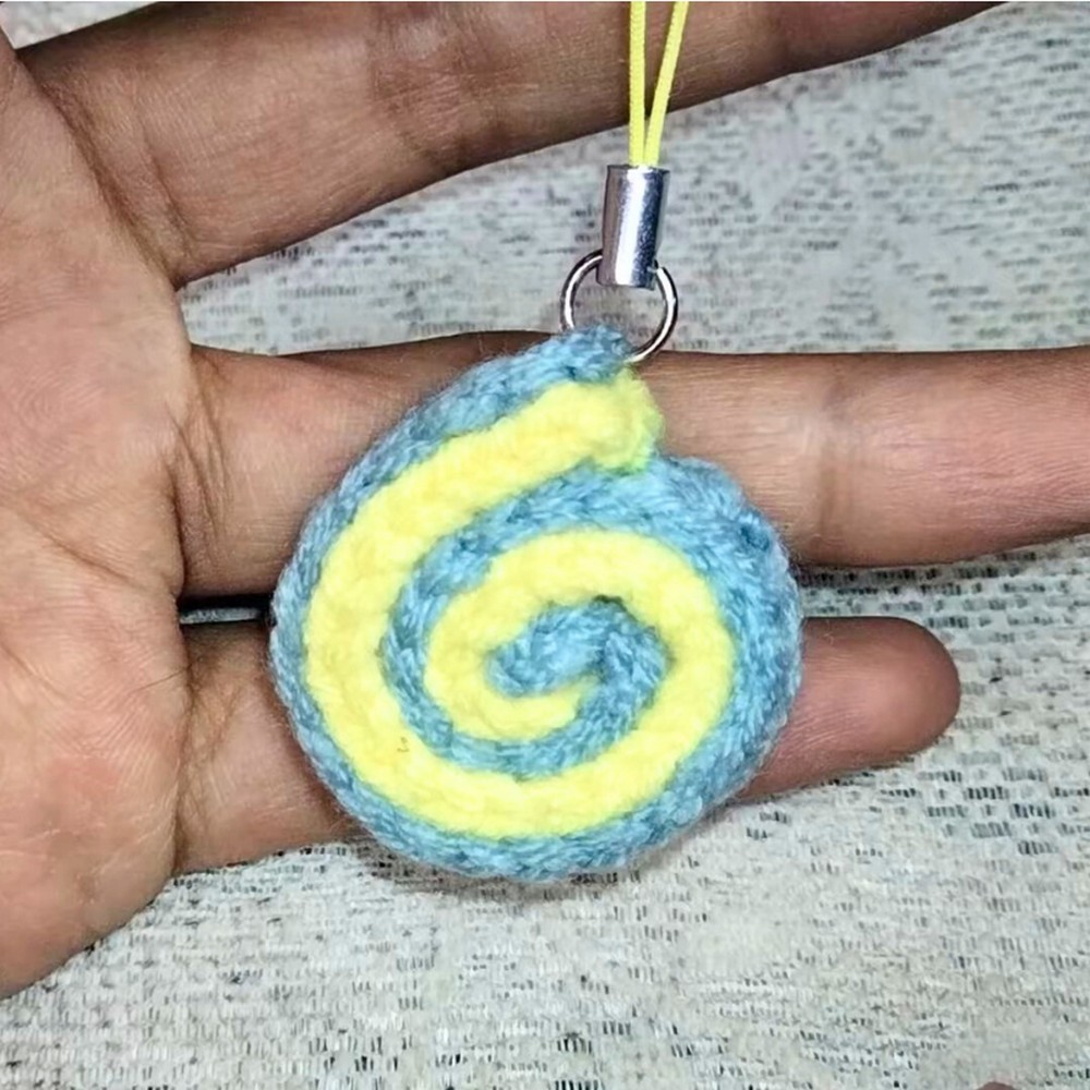 How to Crochet a Cake Roll Keychain Pattern