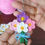 Crochet a Daisy Bouquet Keychain Pattern