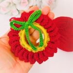 Crochet Christmas Wreath with Leaf Motif for Home Décor and Gifting