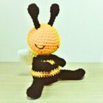 Crochet Bee Amigurumi Pattern – Cute and Easy to Make