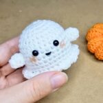 Easy Crochet Ghost Keychain Tutorial – Adorable Halloween Accessory