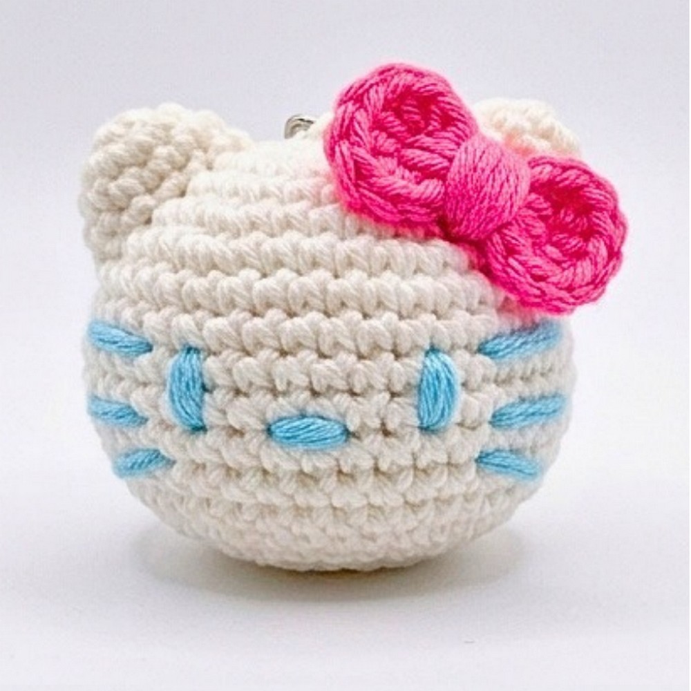 Mini Hello Kitty Crochet Keychain – Free Amigurumi Pattern