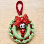 Crochet Christmas Wreath Ornament with Wooden Beads