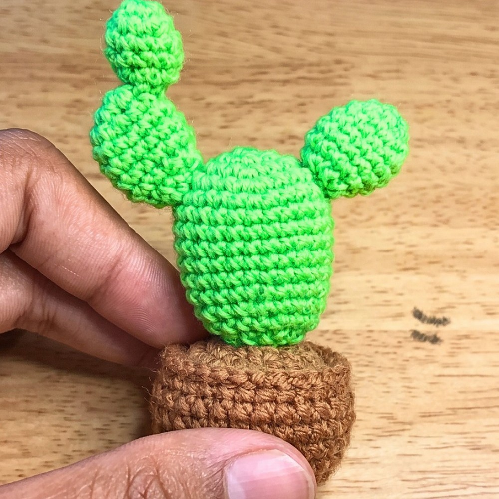 Crochet Mini Cactus Keychain Pattern – Cute Potted Cactus